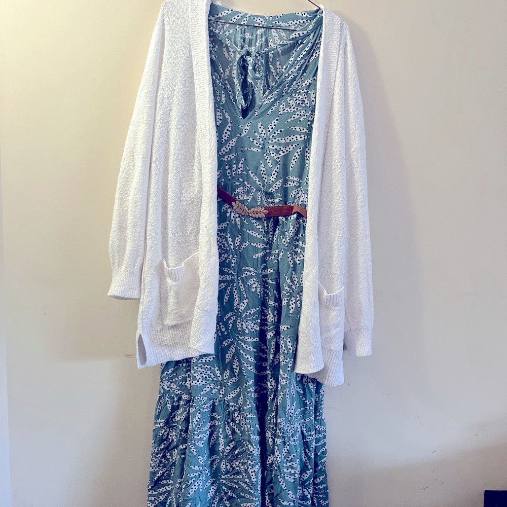 Loft Beach Floral Blue Maxi Long Ruffle Tie Neck Sleeveless XL
(Dress ONLY)